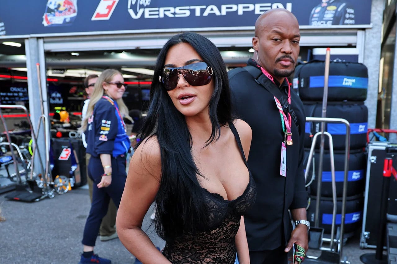 キム・カーダシアンがF1モナコGPに登場 ハミルトンとの交際報道が再燃