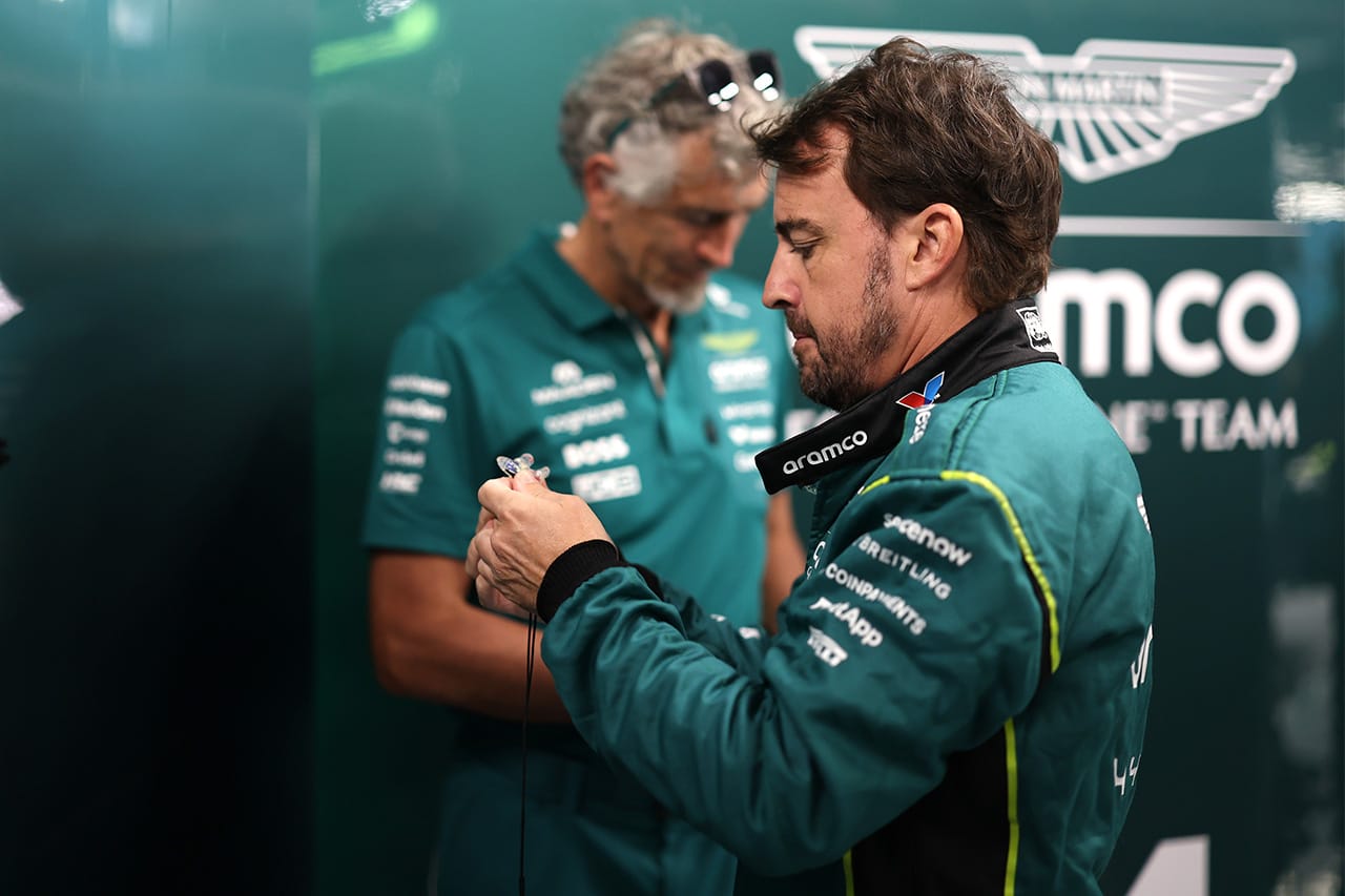 フェルナンド・アロンソに警告処分 キャデラックF1は罰金 FIAがFP2裁定