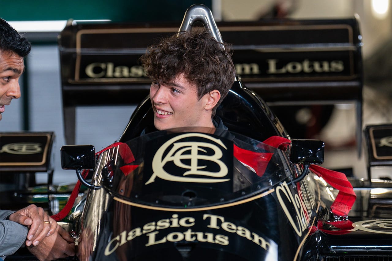 オリバー・ベアマン セナ初優勝F1マシンをドライブ「一生忘れられない体験」