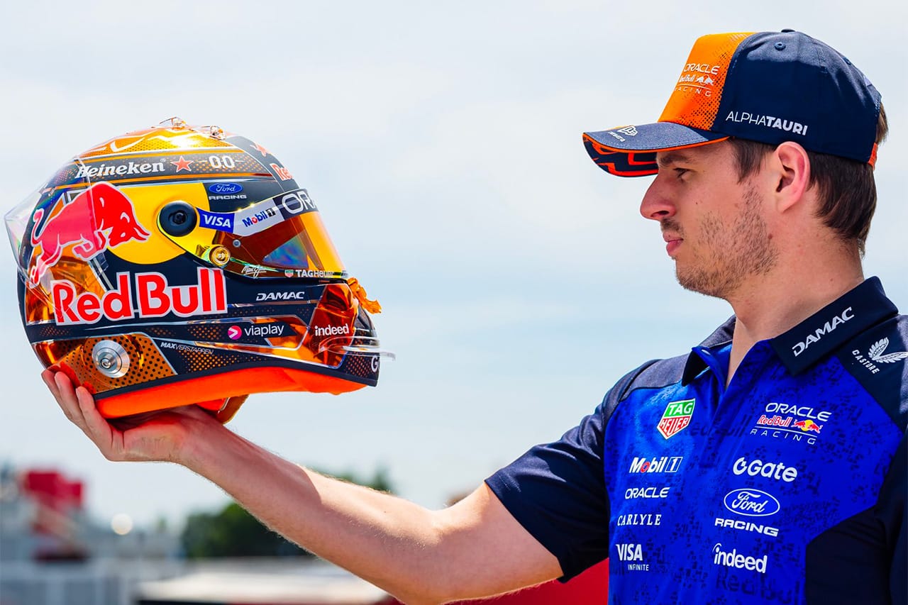 マックス・フェルスタッペン F1オーストリアGPへ特別オレンジヘルメット披露