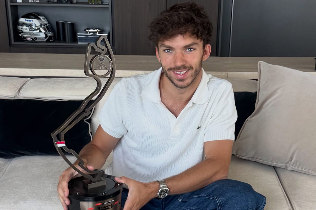 ピエール・ガスリー F1モナコGP3位トロフィー受領も結果は係争中