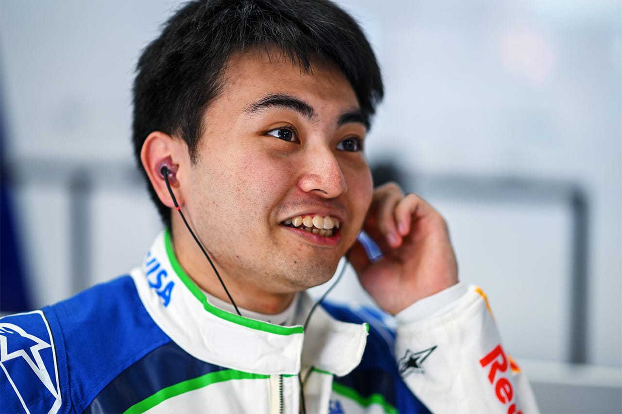 岩佐歩夢 レーシングブルズF1でFP1完了「2戦連続の経験は大きな財産」