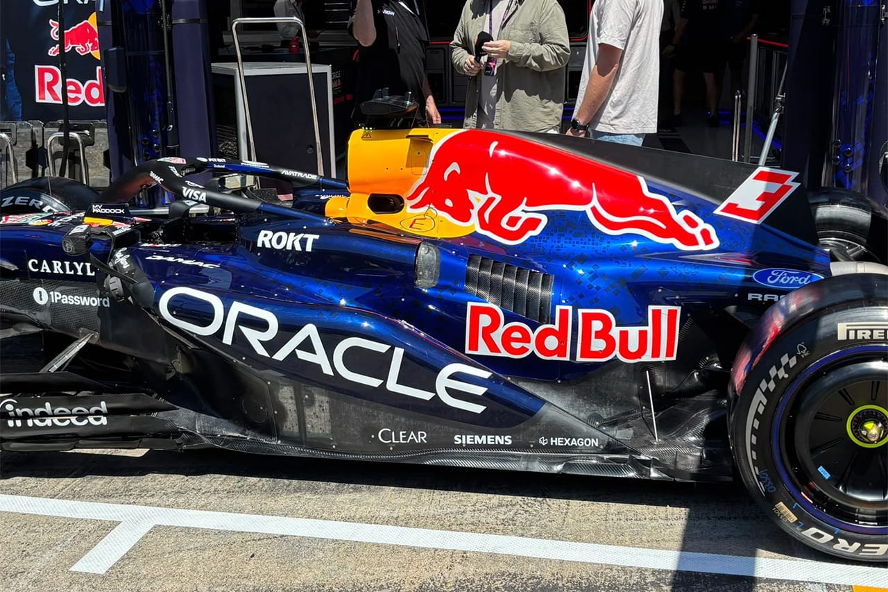 レッドブルF1 RB22大幅アップデート投入 フェラーリ発想の新技術も採用