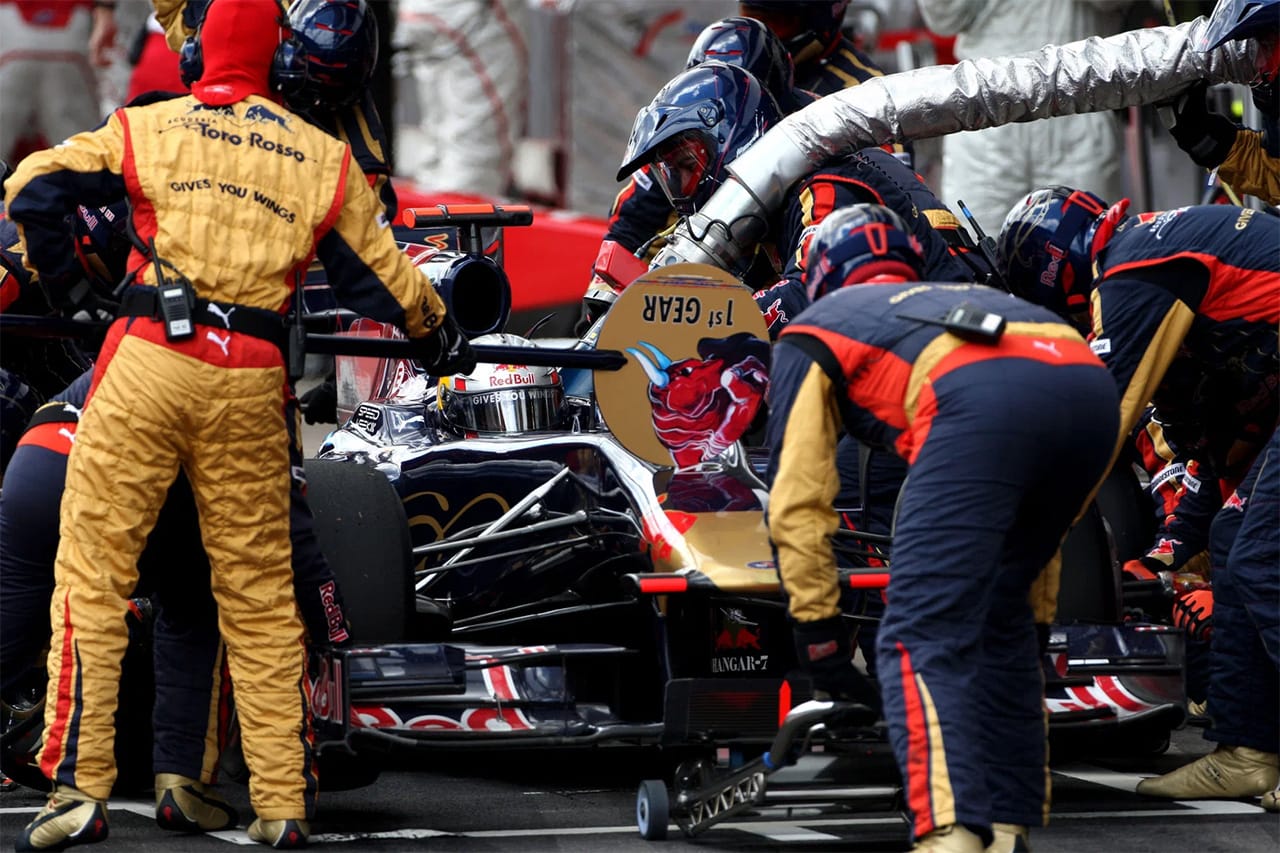 F1 2031年に給油復活を検討 V8エンジン時代へ向けFIAが本格調査