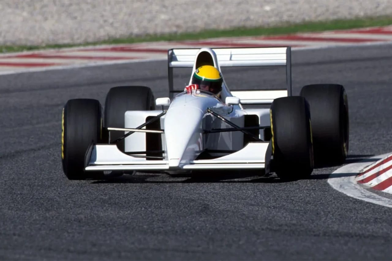 マクラーレンF1の幻のマシン「MP4/8 ランボルギーニV12仕様」が初の公開走行