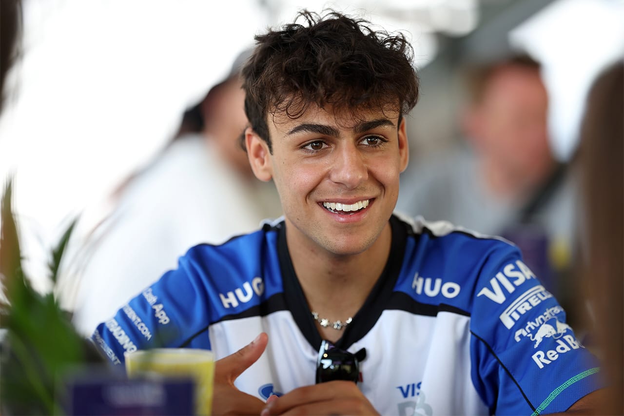 アービッド・リンドブラッド F1デビュー後に運転免許取得へ「もう笑えない」