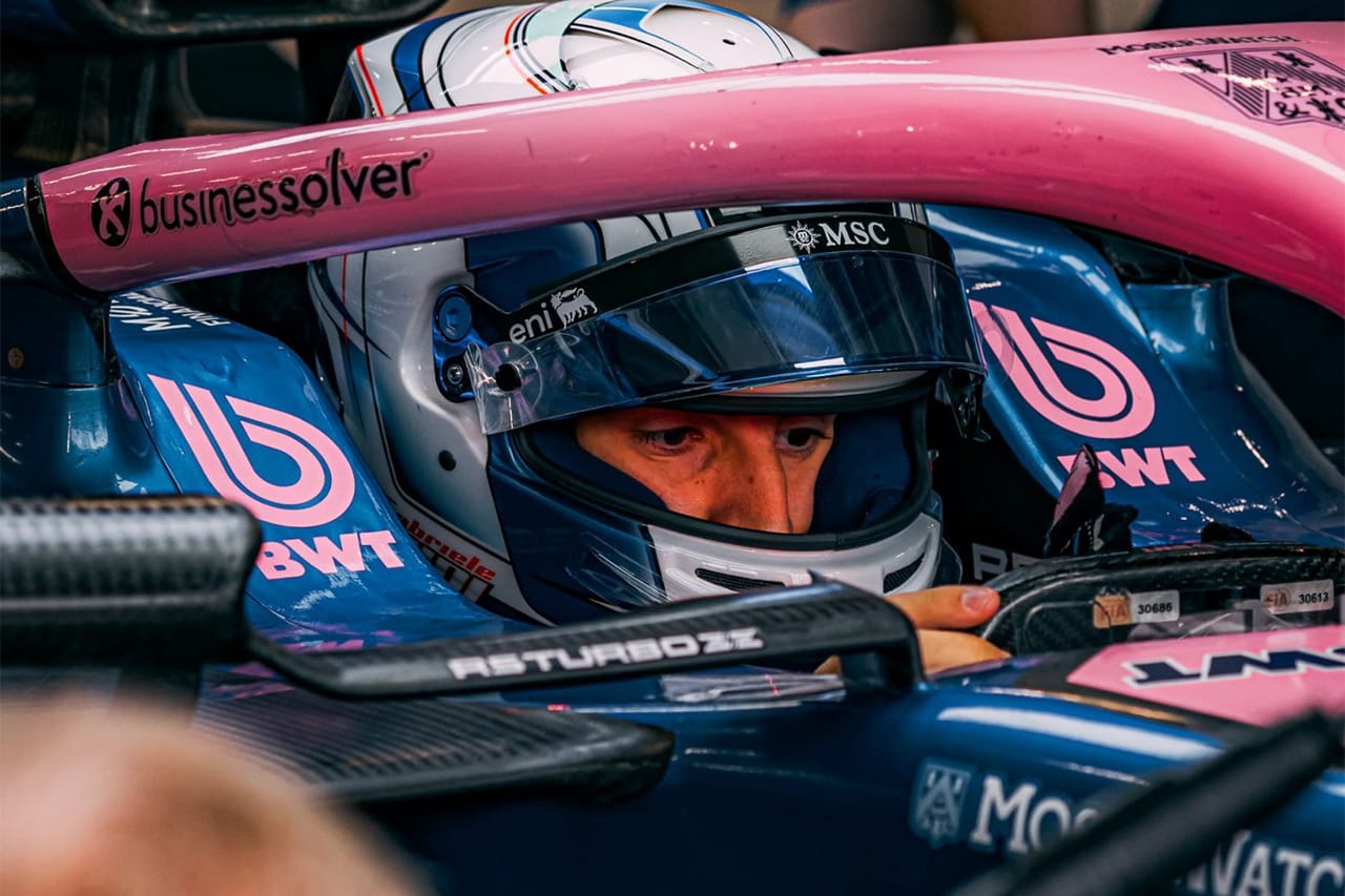 アルピーヌF1育成のガブリエレ・ミニがシルバーストンで旧型車テスト