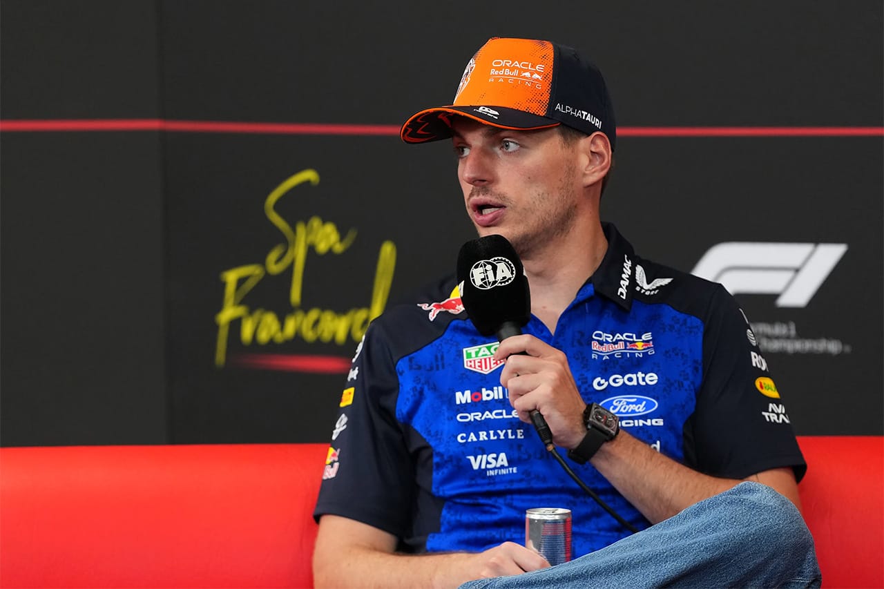 マックス・フェルスタッペン レッドブルF1残留明言せず「未来を見据えている」