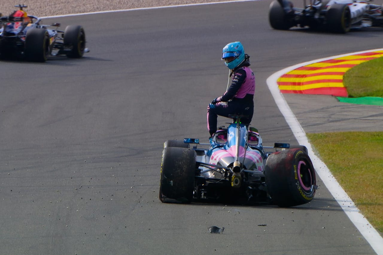 アルピーヌF1 ガスリーが大クラッシュ「ピエールは無事。マシンは無事ではない」