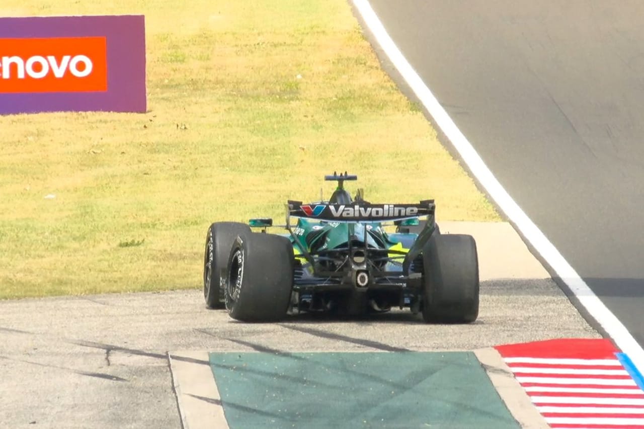 アストンマーティンF1 AMR26Bに早くも試練 ストロールのリアサスが破損