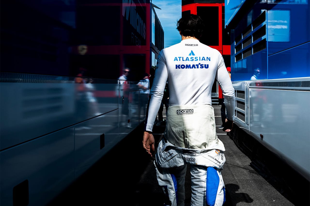 カルロス・サインツJr. ウィリアムズF1に苦言「アストンマーティン級の進歩が必要」