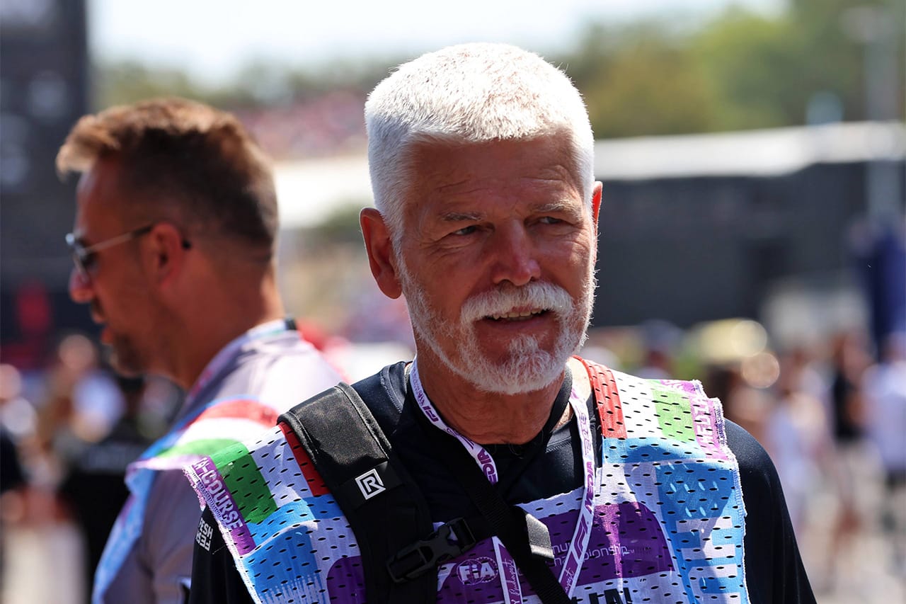チェコ大統領がF1ハンガリーGPで“カメラマン”に その意外な素顔とは