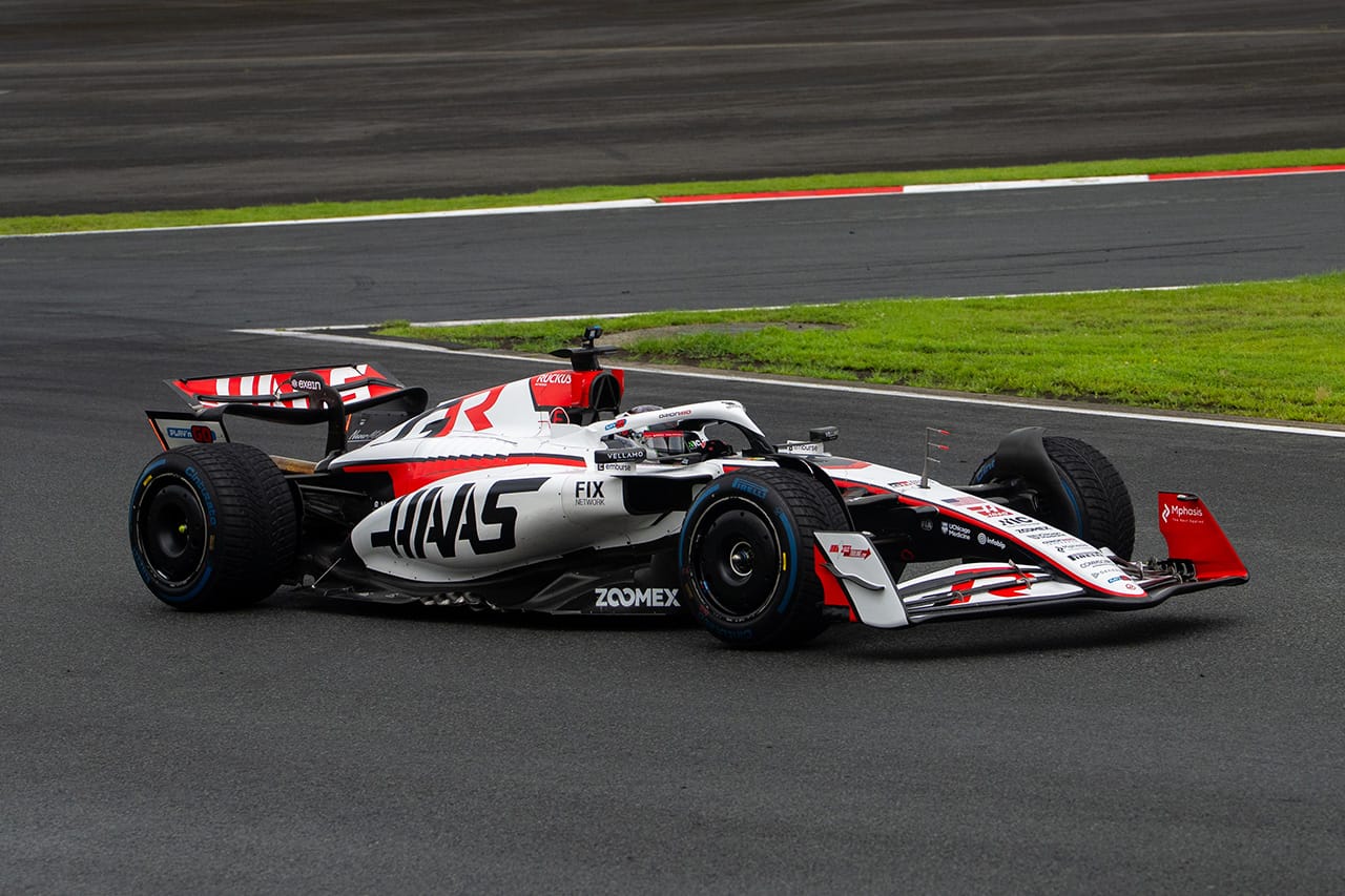 ハースF1 富士TPC初日終了 福住仁嶺がF1初走行で77周を走破