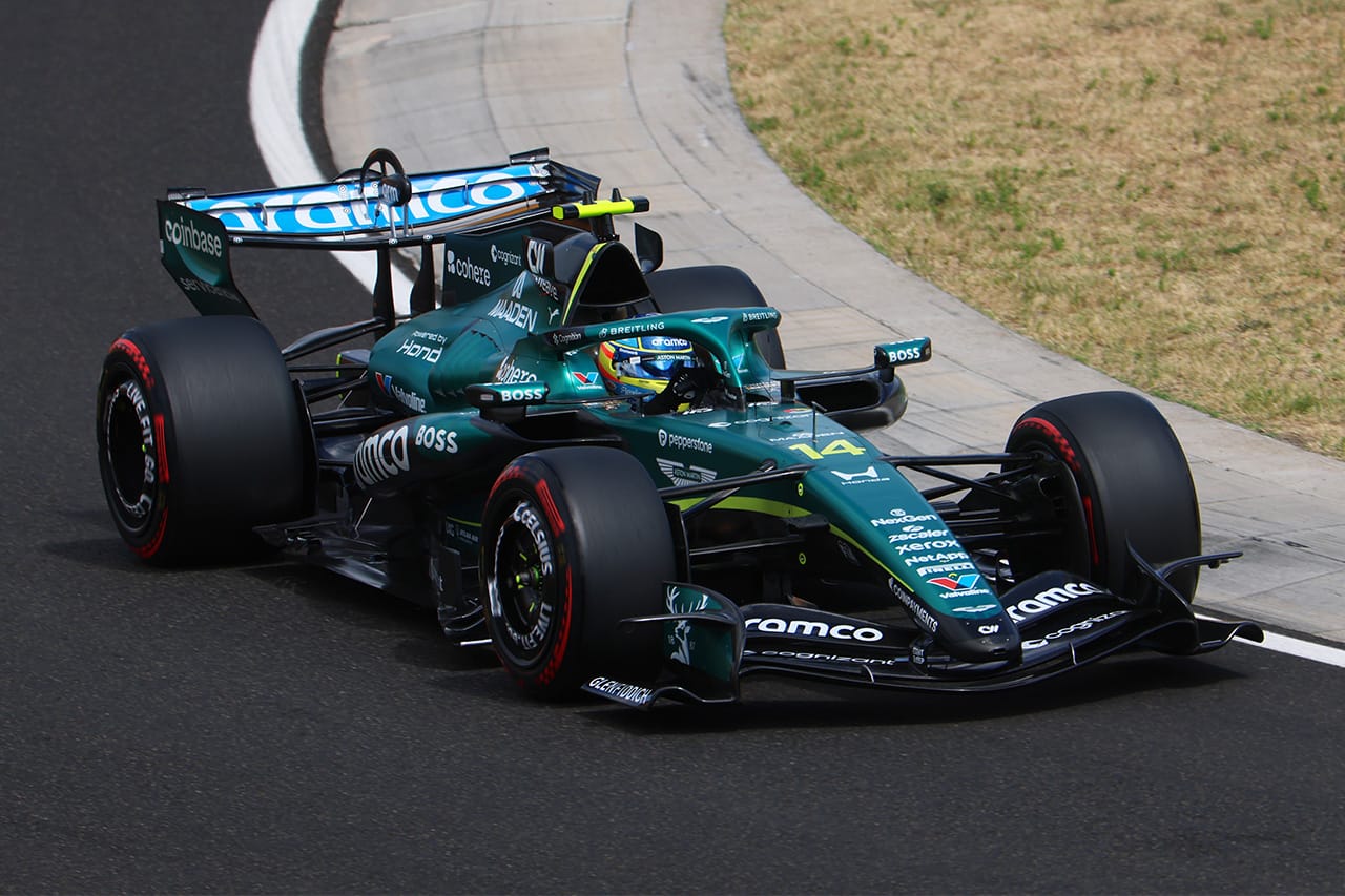 アストンマーティンF1 カルロス・サインツJr.の“中団最速シャシー”評価を否定