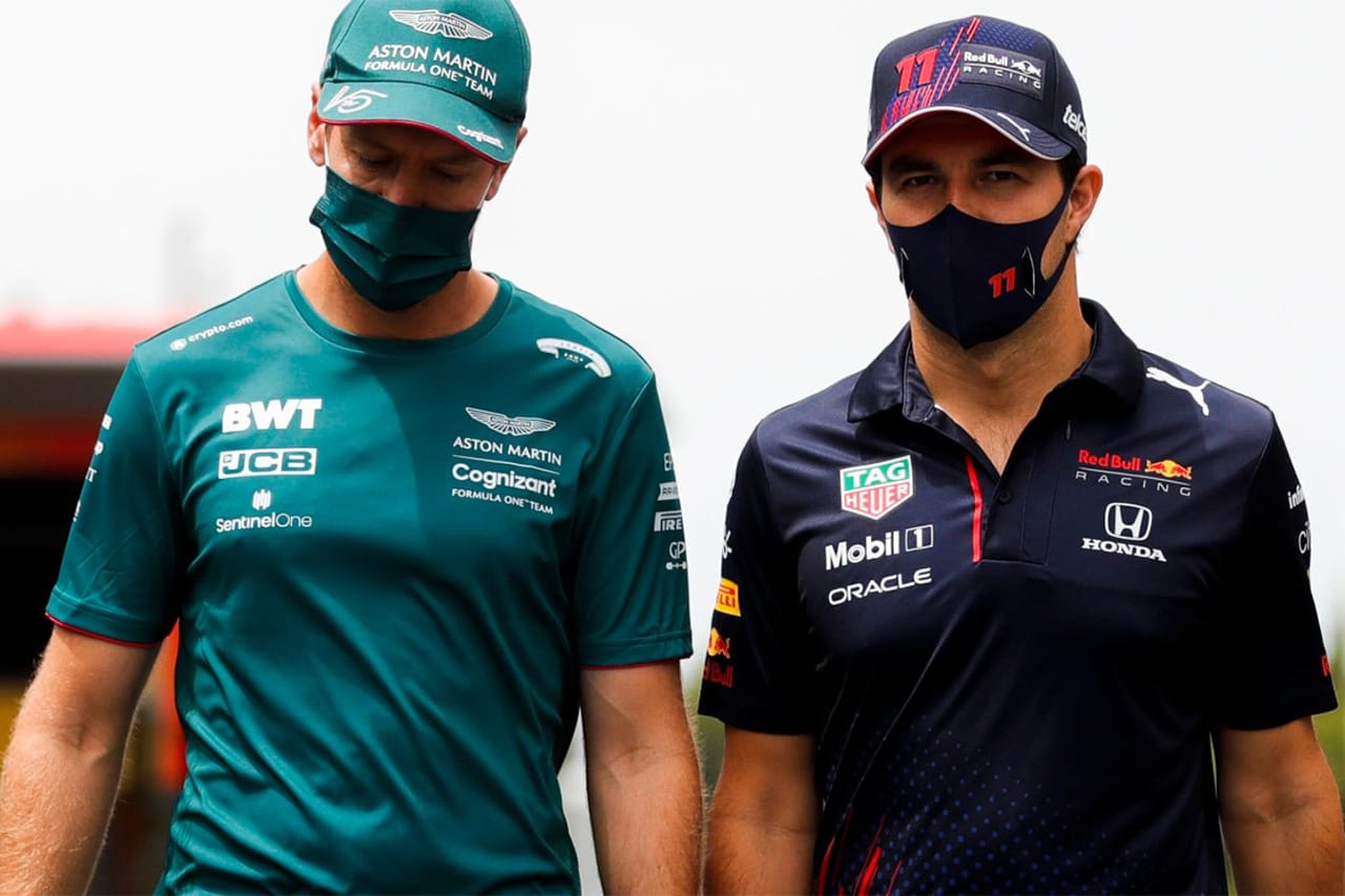 セバスチャン・ベッテル（アストンマーティン・コグニザント・フォーミュラワンチーム）とセルジオ・ペレス（レッドブル・レーシング）